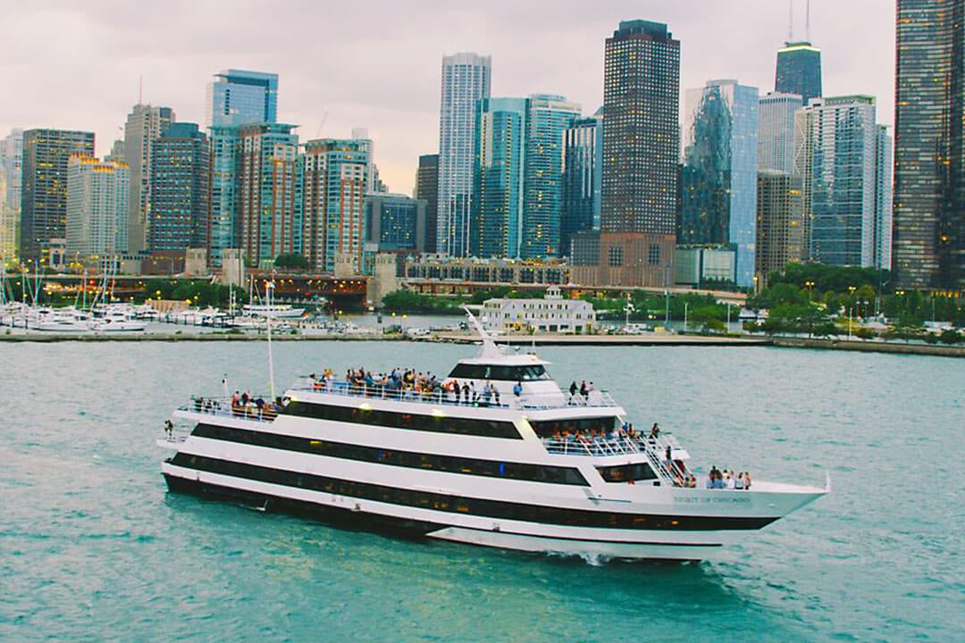 A Chicago dinner cruise - one of the best things to do for couples in Chicago